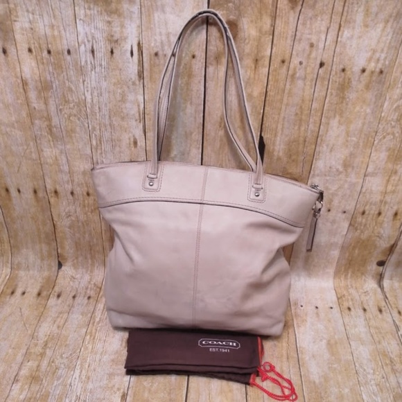 COACH LEATHER TOTE BAG - Picture 2 of 7